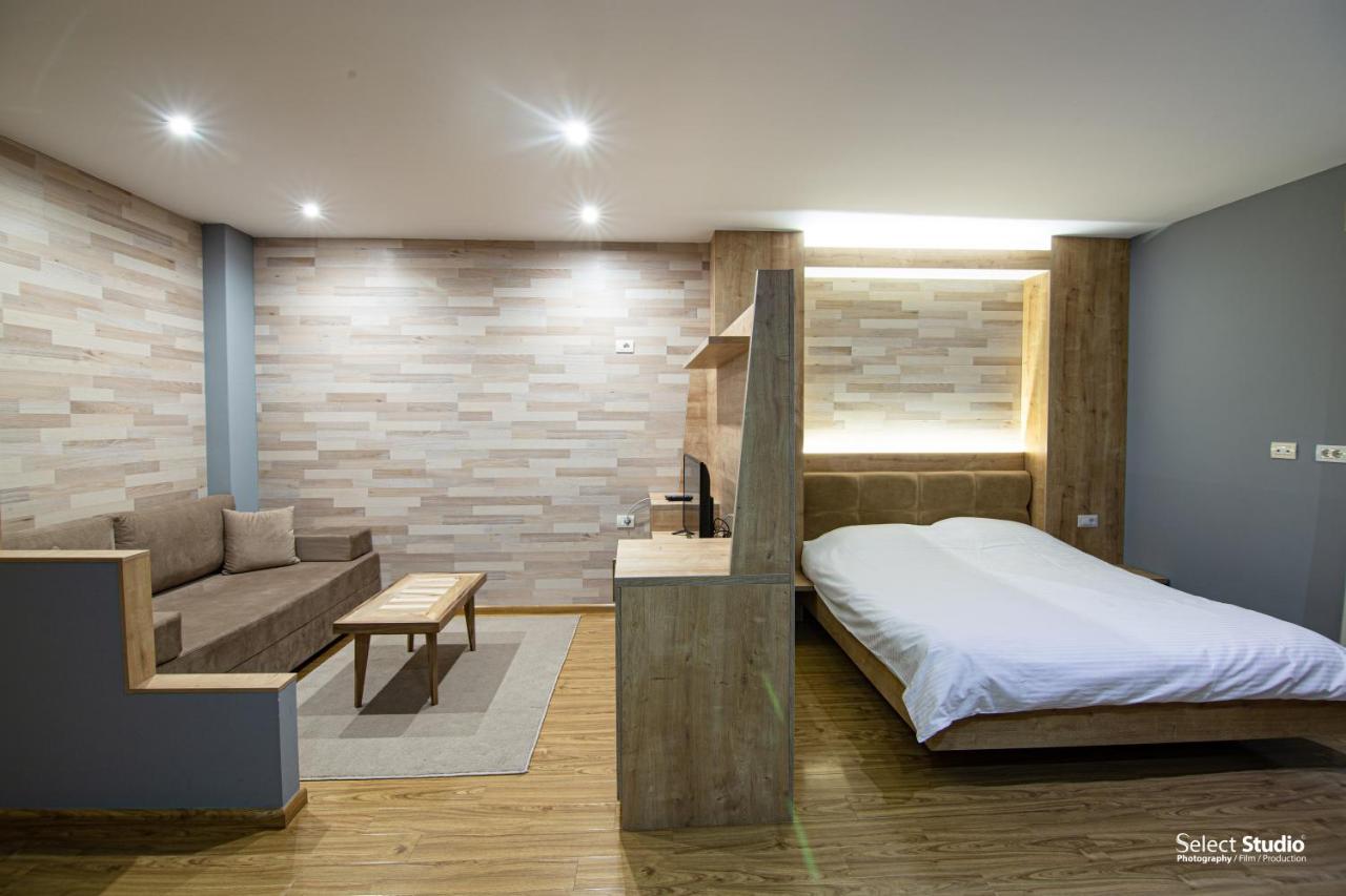 קורצ'ה Sahati Hotel & Restaurant מראה חיצוני תמונה