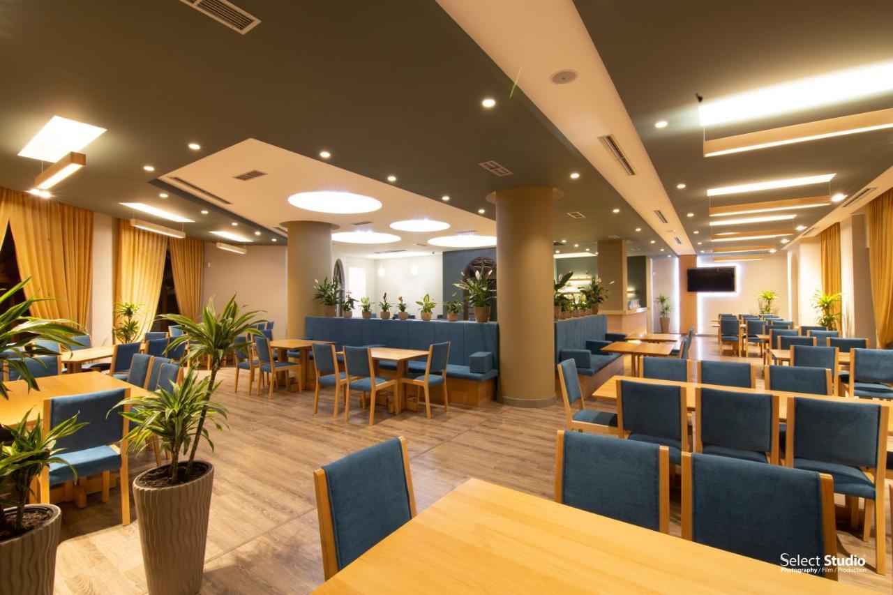 קורצ'ה Sahati Hotel & Restaurant מראה חיצוני תמונה